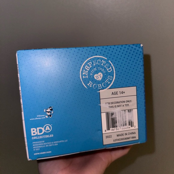 🆕 Minnie Mouse Made by Robots Figure - Picture 5 of 5